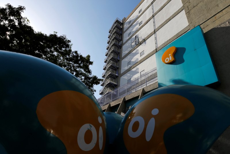 © Reuters. The headquarters of the Brazil's largest fixed-line telecoms group Oi, is pictured in Rio de Janeiro