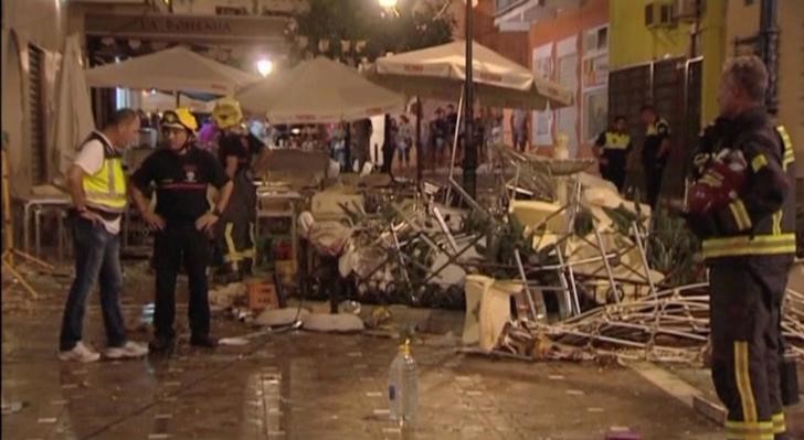 © Reuters. La explosión de una bombona de gas provoca al menos 77 heridos en Vélez-Málaga