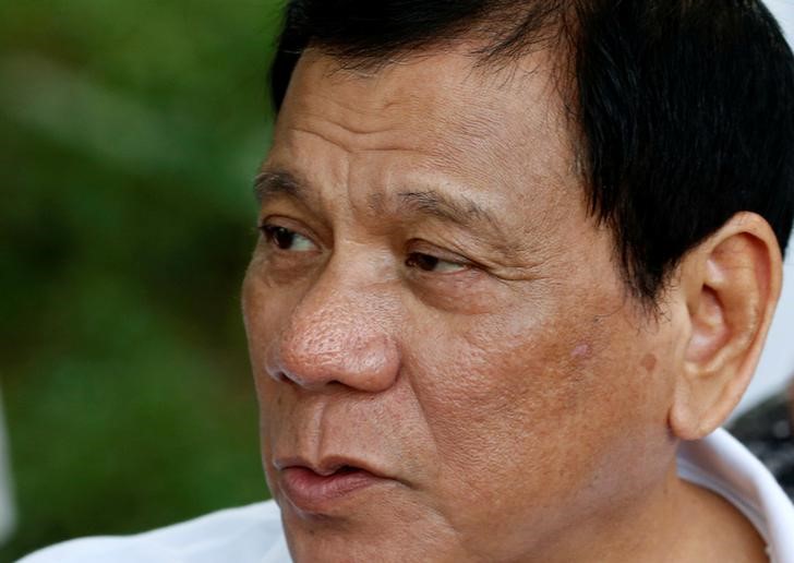 © Reuters. الرئيس الفلبيني يعتذر من اليهود بعد تصريحاته بشأن النازيين