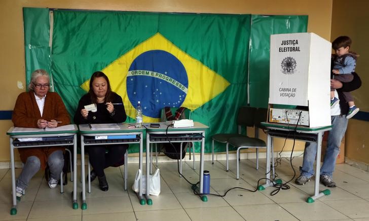 © Reuters. Los brasileños castigan la corrupción en elecciones municipales