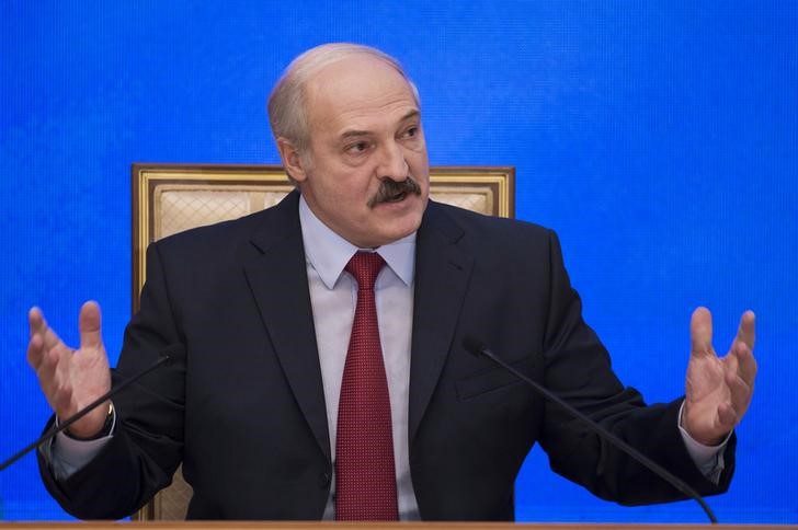 © Reuters. Александр Лукашенко на пресс-конференции в Минске