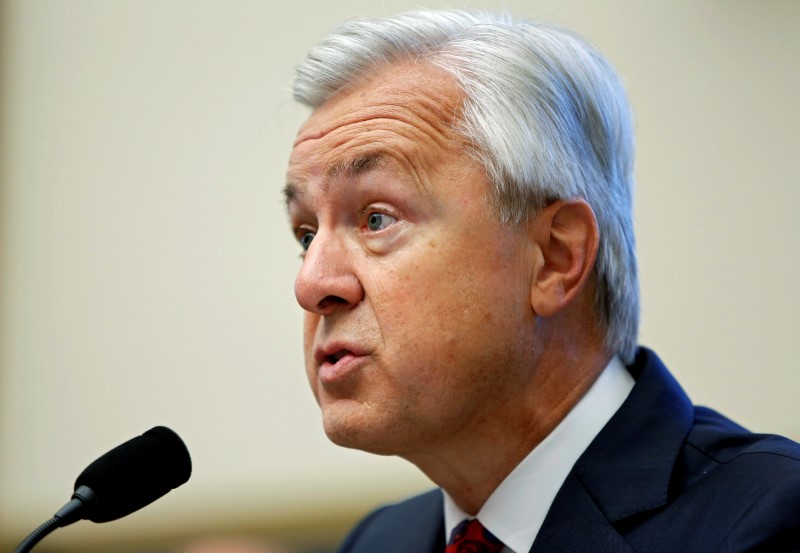 © Reuters. Wells Fargo CEO Stumpf testifies before the House Financial Services Committee on Capitol Hill  in Washington