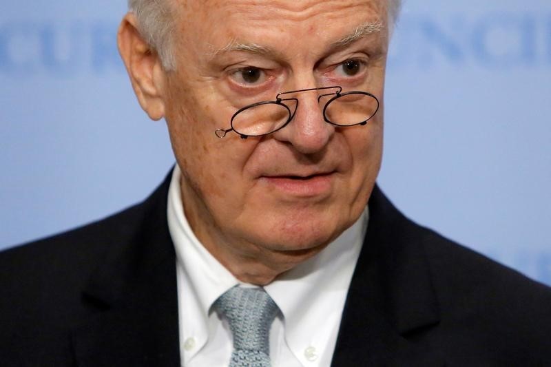© Reuters. المبعوث الدولي إلى سوريا "يأسف بشدة" لتعليق المحادثات الأمريكية الروسية