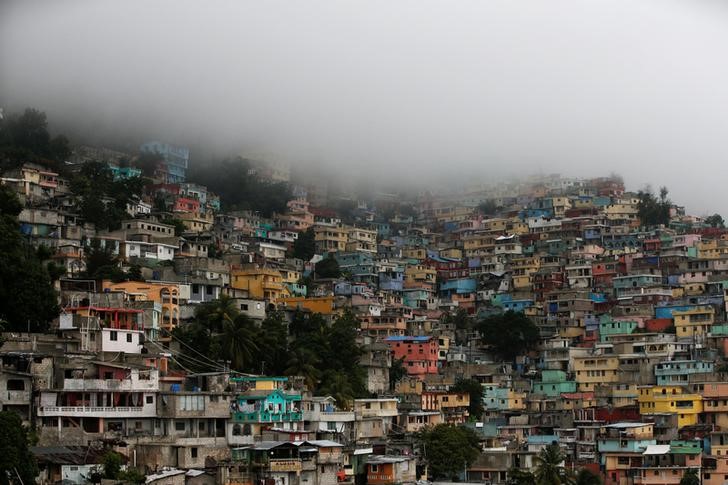 © Reuters. Vista geral do furacão Matthew se aproximando de Porto Príncipe