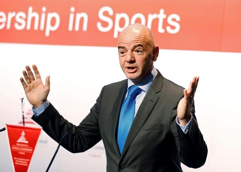 © Reuters. El presidente de FIFA redobla su apuesta y plantea un Mundial con 48 equipos