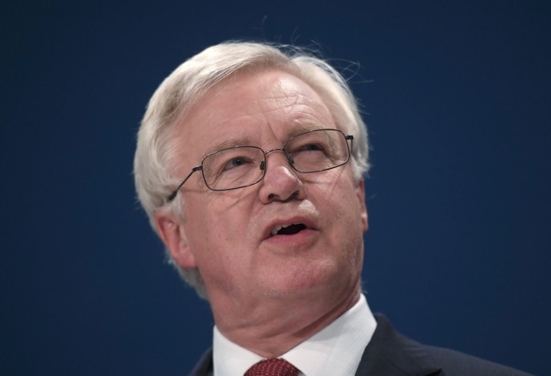 © Reuters. Britain's Secretary of State for Exiting the European Union David Davies speaks at the annual Conservative Party Conference in Birmingham