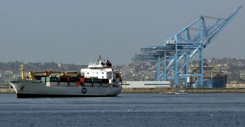 © Reuters. قطاع الشحن البحري يتأهب لقواعد جديدة بهدف خفض انبعاثات الكبريت