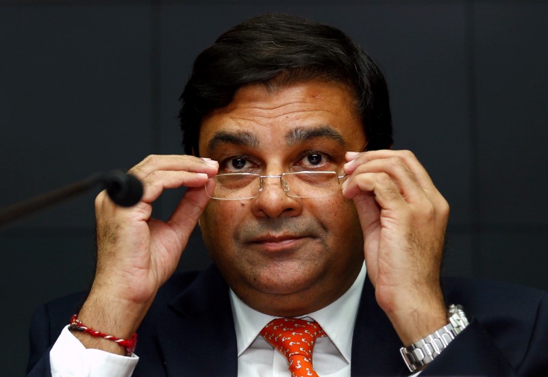 © Reuters. RBI Governor Patel attends a news conference after the bi-monthly monetary policy review in Mumbai