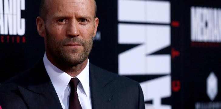 © Reuters. Statham, que está no filme “Assassino a Preço Fixo 2”, posa em Los Angeles