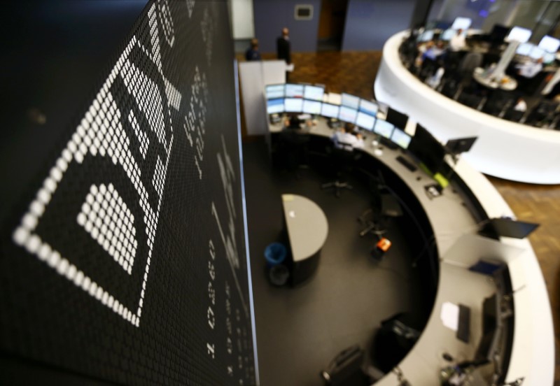 © Reuters. LES BOURSES EUROPÉENNES EN LÉGÈRE HAUSSE À L’OUVERTURE