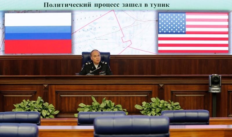© Reuters. Russian Deputy Defence Minister Antonov speaks during news briefing on situation in Syria at Russian Defense Ministry in Moscow