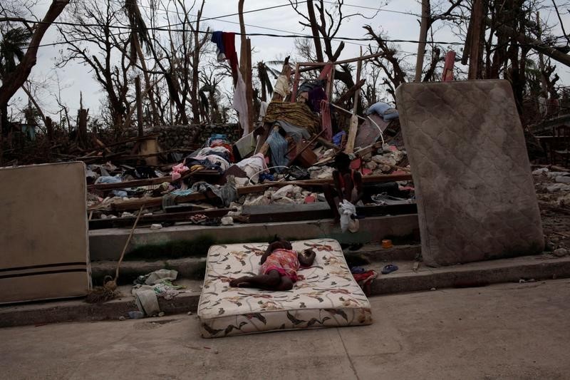 © Reuters. Total de muertos en Haití por huracán Matthew asciende a 1.000