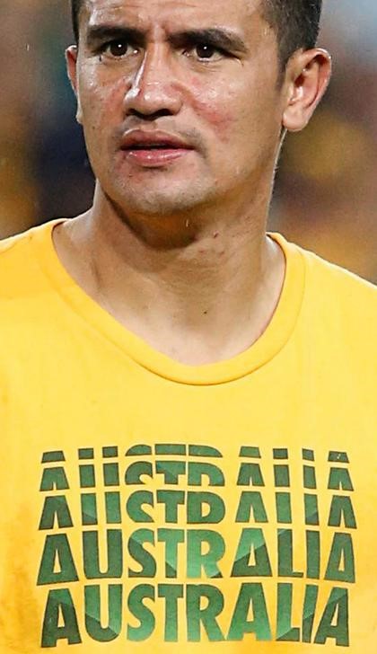 © Reuters. مدرب استراليا قد يلعب بورقة كاهيل "بعبع" اليابان