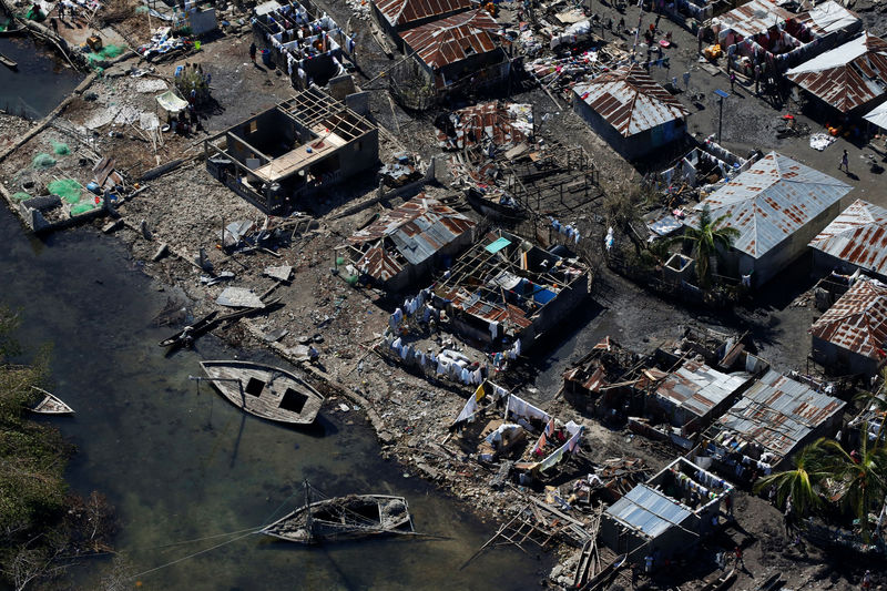 © Reuters. Casas destruídas após passagem do furacão Matthew em Corail, Haiti