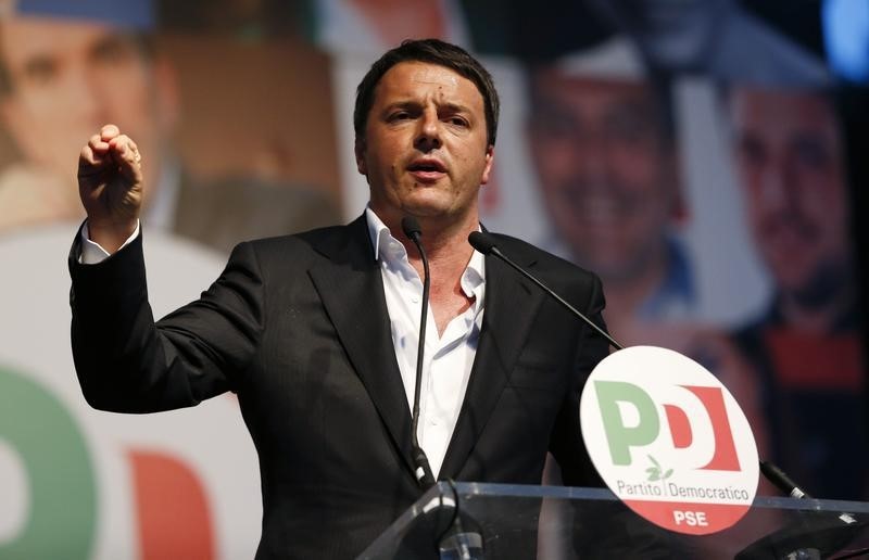 © Reuters. Il premier e segretario del Pd Matteo Renzi