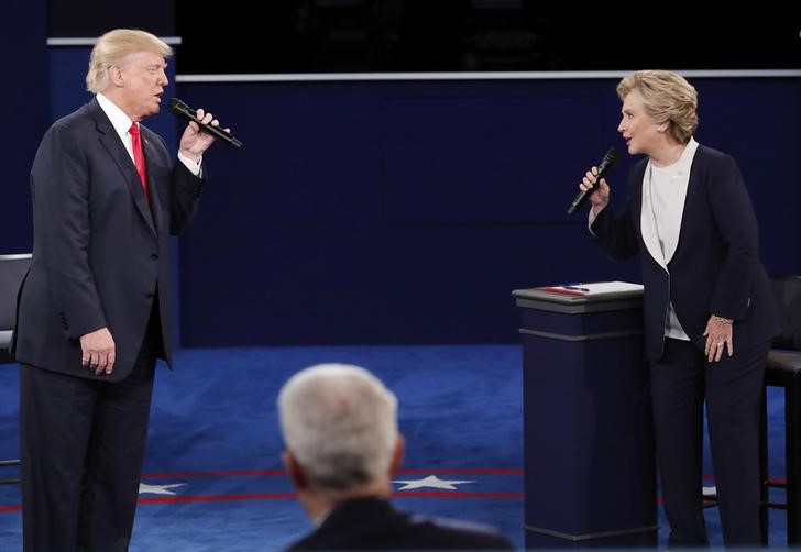 © Reuters. Debate entre Hillary Clinton e Trump em St. Louis