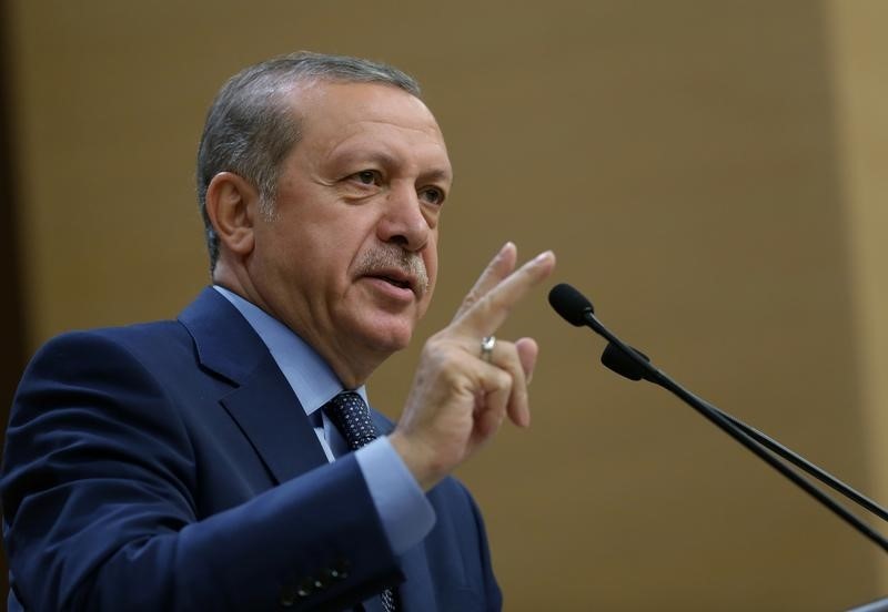 © Reuters. إردوغان يطالب العبادي بأن "يعرف حدوده" ويقول إن تركيا لن تأخذ أوامر بشأن بعشيقة