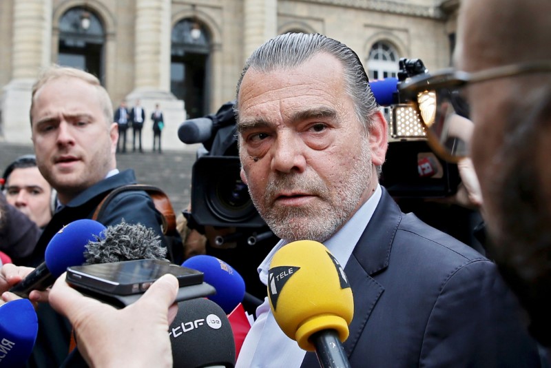 © Reuters. انسحاب محاميي المتهم الوحيد الناجي في هجمات باريس