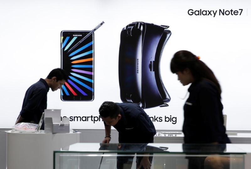 © Reuters. Samsung recorta su estimación de beneficio trimestral tras retirar el Note 7