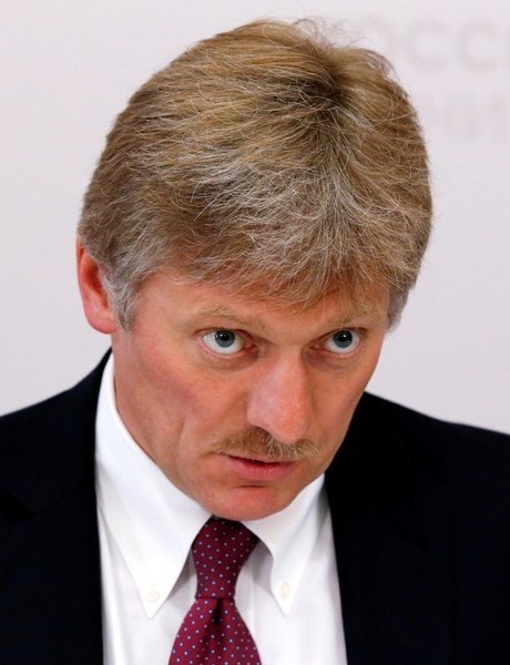 © Reuters. Kremlin spokesman Dmitry Peskov speaks on sidelines of Russia-ASEAN summit in Sochi