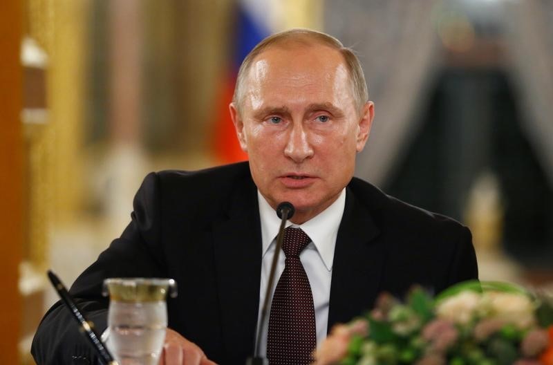 © Reuters. بوتين يتهم فرنسا بالخداع بشأن قرار سوريا