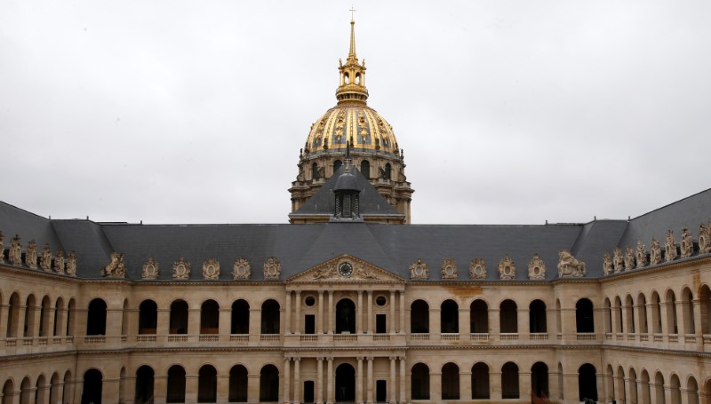 © Reuters. LA FIGURE DE L'AGENT SECRET RÉVÉLÉE AU MUSÉE DE L’ARMÉE