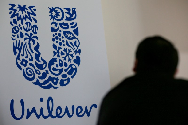© Reuters. The logo of the Unilever group is seen at the Miko factory in Saint-Dizier, France