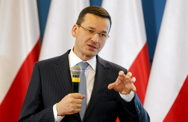 © Reuters. Deputy Prime Minister Mateusz Morawiecki speaks during news conference at the Prime Minister Chancellery in Warsaw