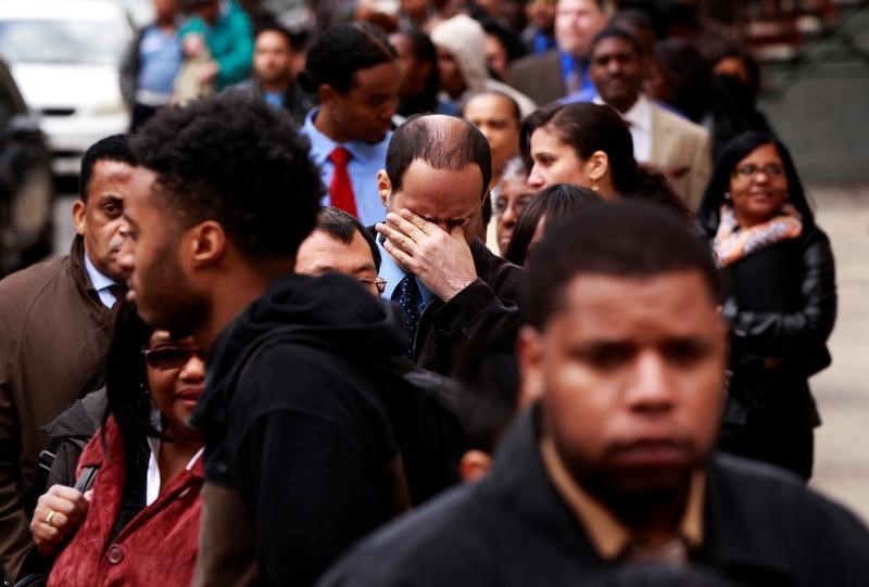 © Reuters. طلبات إعانةالبطالة الأمريكية عند أدنى مستوى في 43 عاما