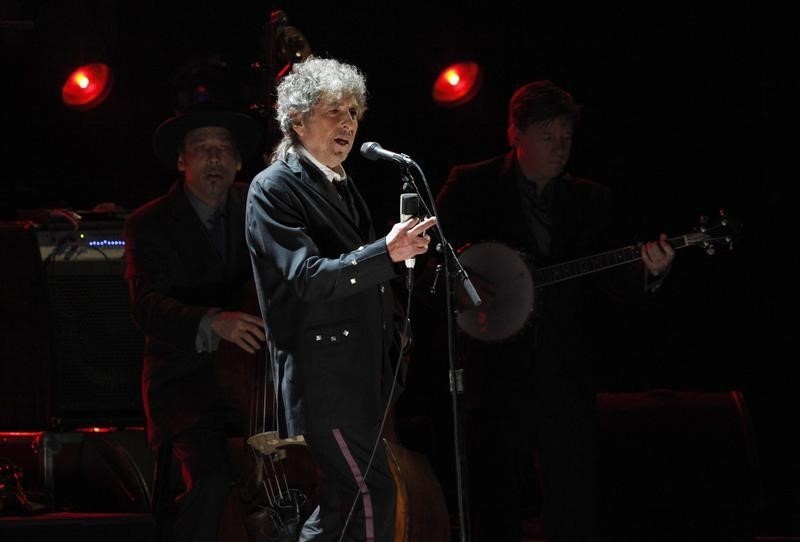 © Reuters. BOB DYLAN, PRIX NOBEL DE LITTÉRATURE