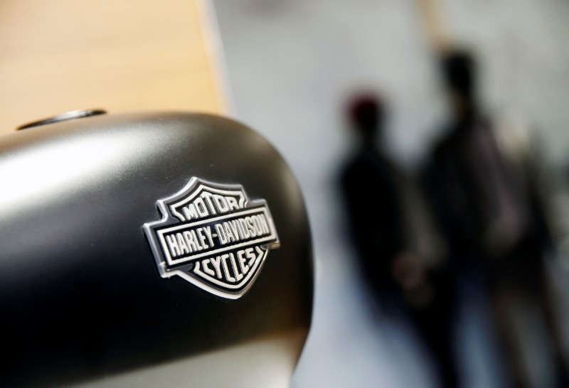 © Reuters. A Harley-Davidson fuel tank is displayed in their head office in Singapore