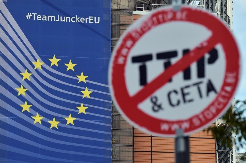 © Reuters. La UE cree que el acuerdo de libre comercio con EEUU no se cerrará este año