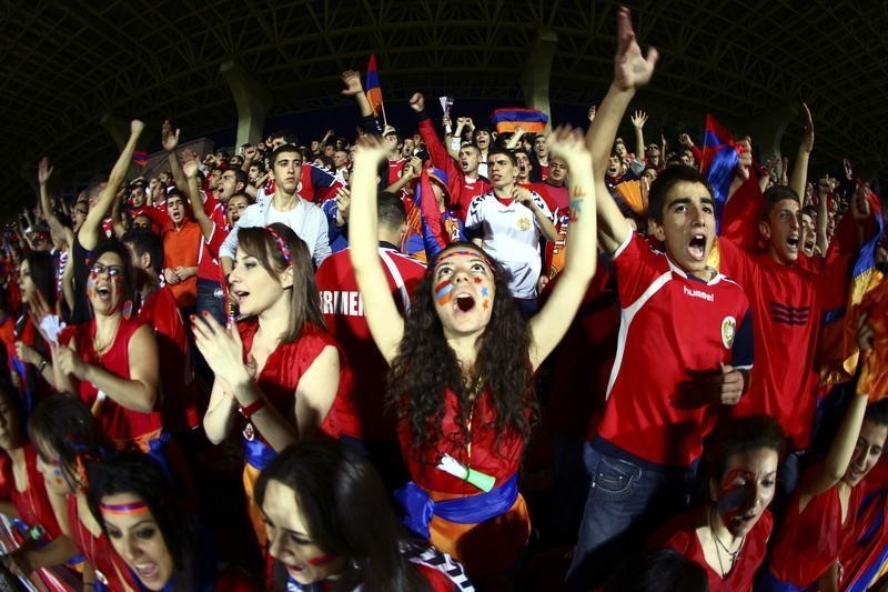 © Reuters. تعيين بتروسيان مدربا لمنتخب أرمينيا لكرة القدم
