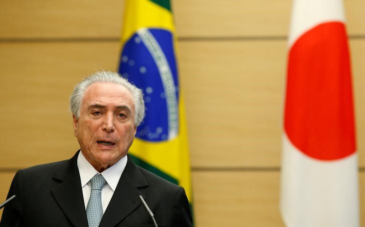 © Reuters. Presidente Michel Temer fala em coletiva de imprensa com primeiro-ministro do Japão, Shinzo Abe, em Tóquio, Japão