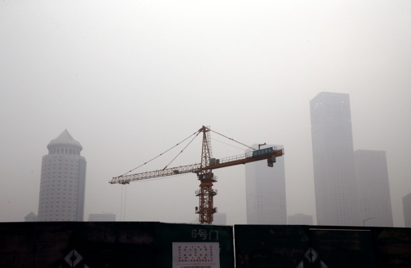 © Reuters. A construction site is pictured in Beijing's CBD area