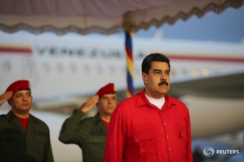 © Reuters. Árbitro electoral de Venezuela paraliza referéndum revocatorio contra Maduro