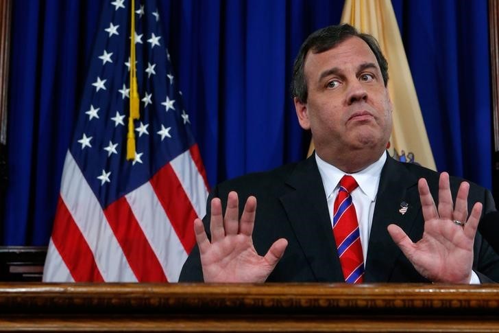 © Reuters. New Jersey Governor Christie reacts to a question during a news conference in Trenton
