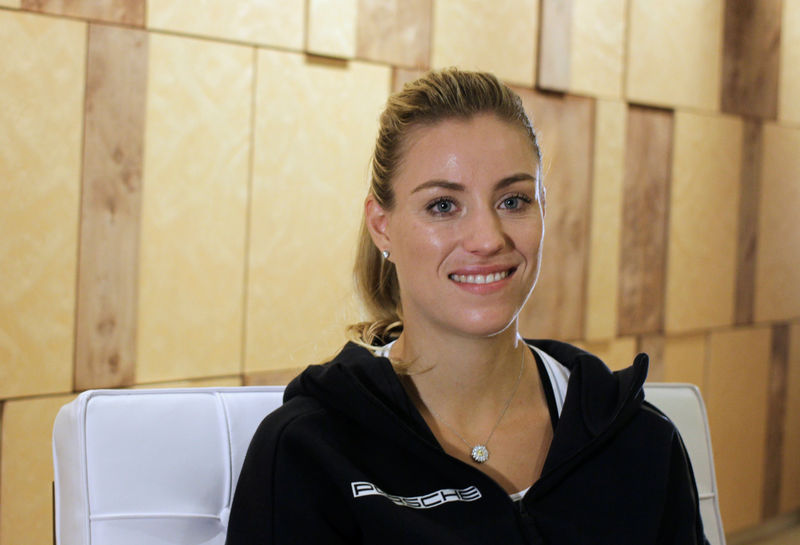 © Reuters. World number one tennis player Angelique Kerber of Germany poses during an interview in Singapore