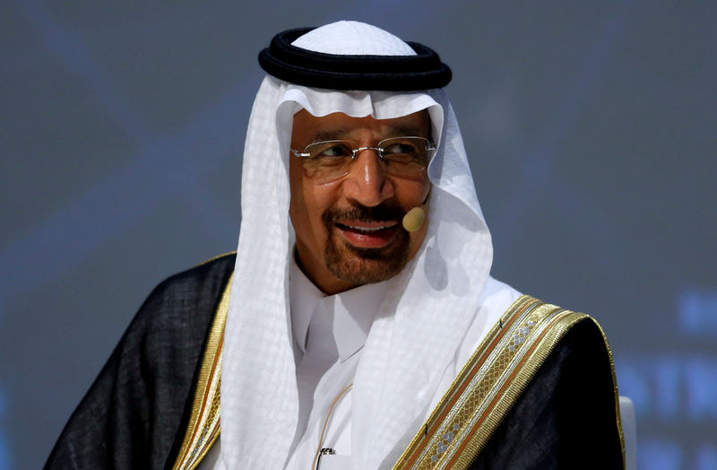 © Reuters. Saudi Arabia's Energy Minister Khalid al-Falih talks during the 23rd World Energy Congress in Istanbul