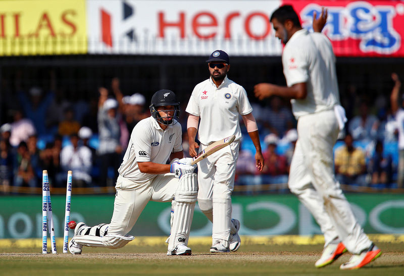 © Reuters. Cricket - India v New Zealand - Third Test cricket match