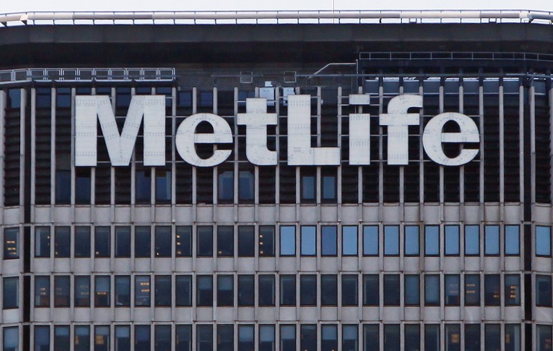 © Reuters. The MetLife building is seen in New York