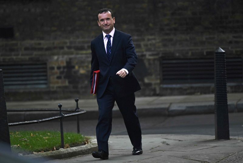 © Reuters. Alun Cairns, Secretary of State for Wales arrives at Downing Street in London