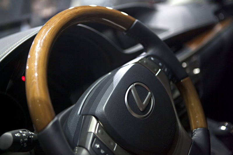 © Reuters. Bamboo trim is seen in the Lexus ES300 Hybrid during the 2012 New York International Auto Show in New York