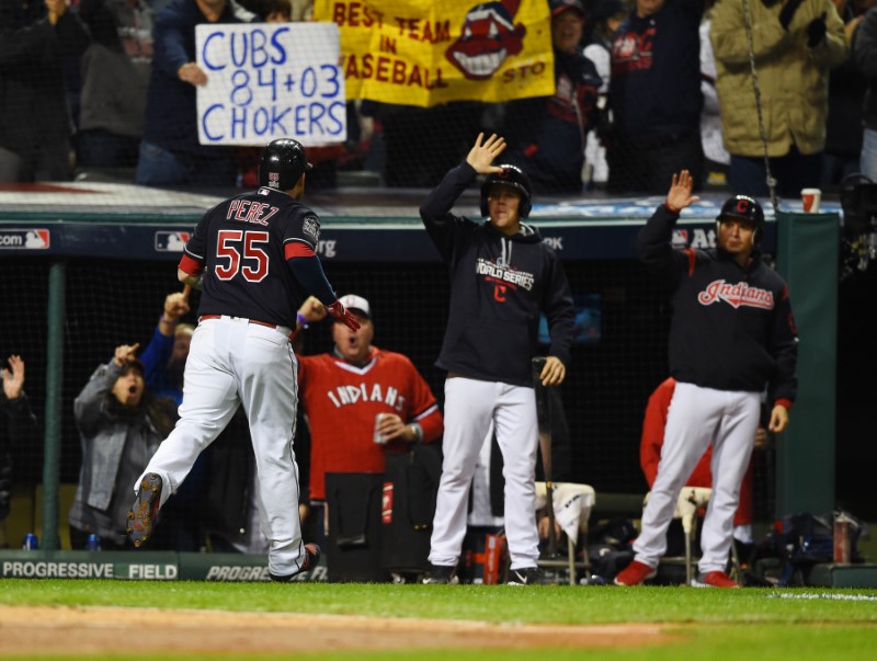 © Reuters. MLB: World Series-Chicago Cubs at Cleveland Indians