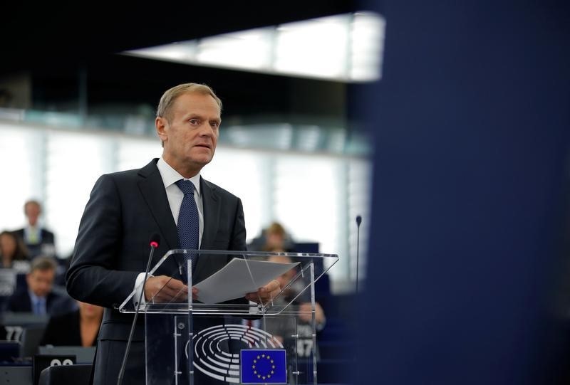 © Reuters. European Council President Tusk addresses the European Parliament during a debate in Strasbourg