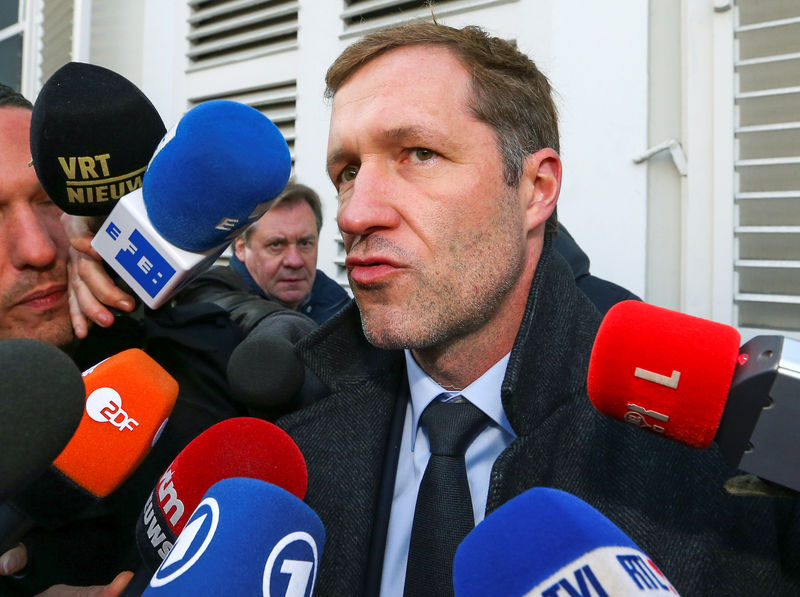 © Reuters. Minister-President of Wallonia Magnette leaves a meeting on CETA at the Lambermont Residence in Brussels