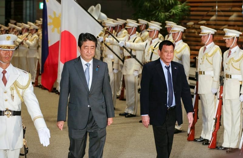 © Reuters. دوتيرتي: الفلبين ستنحاز إلى اليابان في قضية بحر الصين الجنوبي