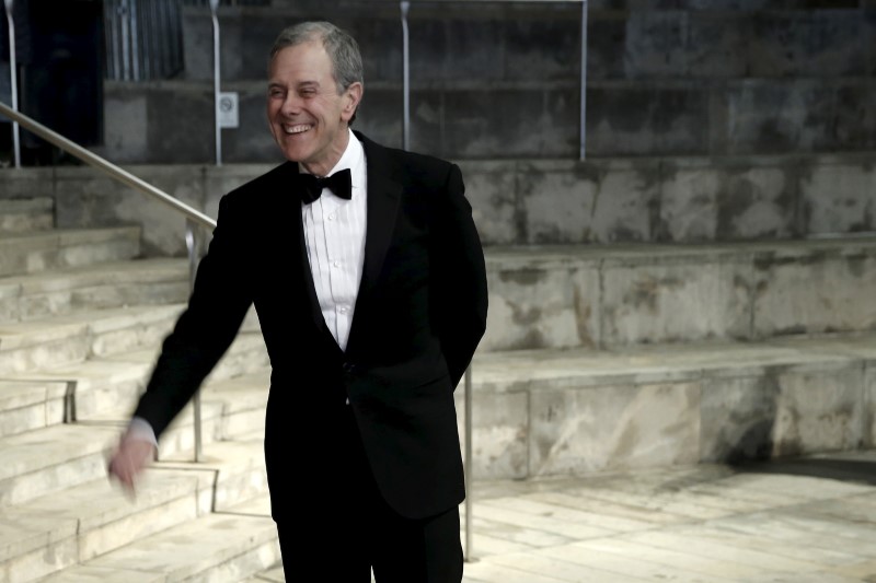 © Reuters. Hearst Corporation CEO Steven R. Swartz arrives for the "An Evening Honoring Valentino" gala in New York