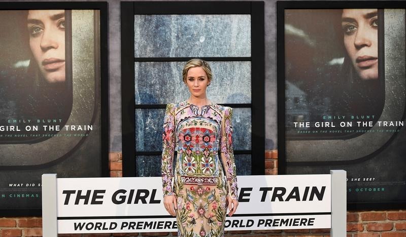 © Reuters. Emily Blunt posa em lançamento de “A Garota no Trem” em Londres