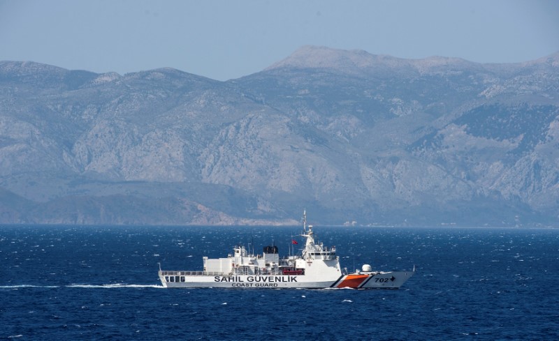 © Reuters. A Turkish coast guard ship patrols in the Aegean Sea